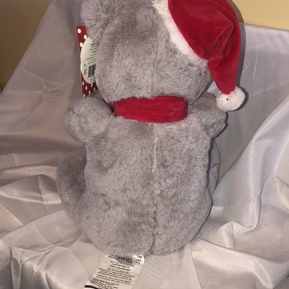 Silver one Huggable Friends with fleece throw - Picture 2 of 6